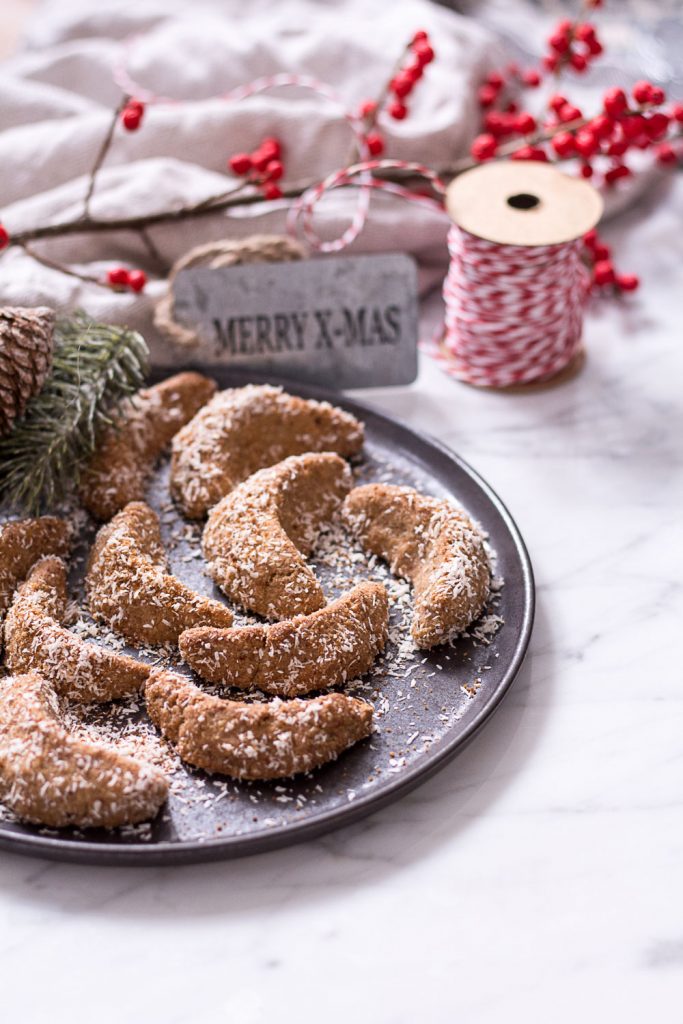 Healthy Vanilla Crescent Cookies