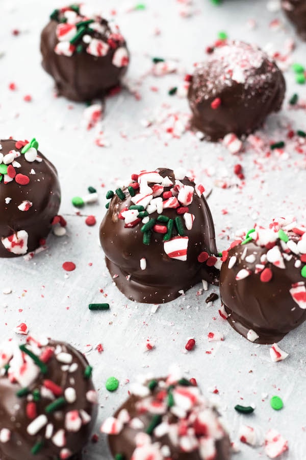 5 Ingredient Peppermint Truffles